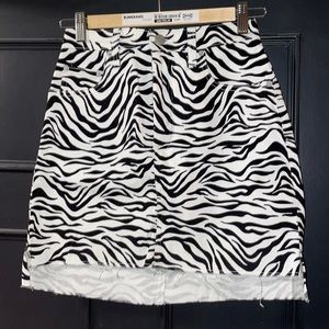 Aritzia zebra mini skirt
